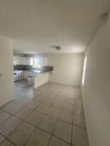 65 Maplecrest Circle, Jupiter, FL 33458