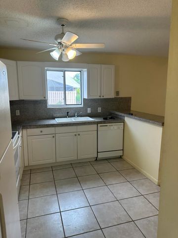 65 Maplecrest Circle, Jupiter, FL 33458