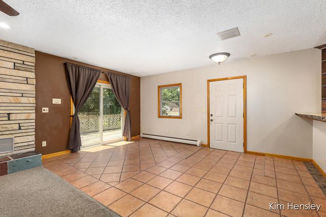 1085 4 Mile Road, Grand Rapids, MI 49525