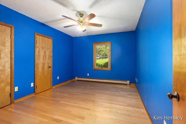 1085 4 Mile Road, Grand Rapids, MI 49525