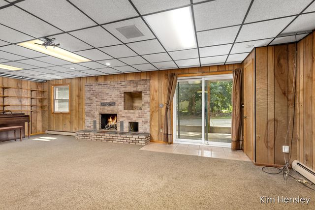 1085 4 Mile Road, Grand Rapids, MI 49525