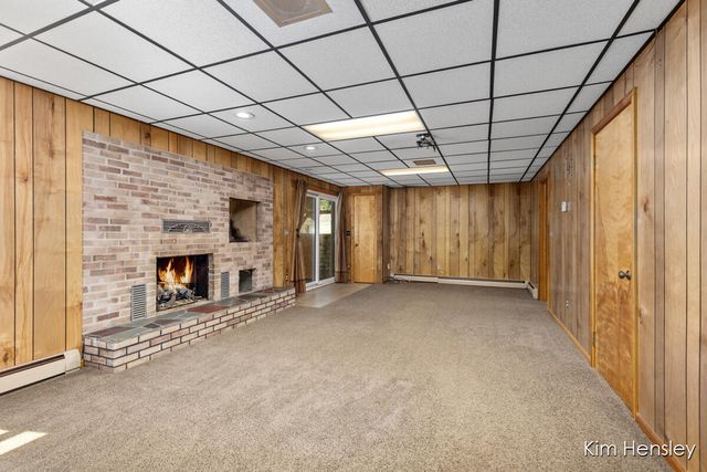 1085 4 Mile Road, Grand Rapids, MI 49525