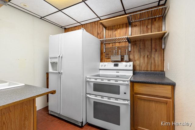 1085 4 Mile Road, Grand Rapids, MI 49525