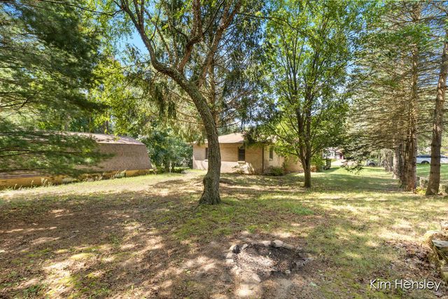 1085 4 Mile Road, Grand Rapids, MI 49525