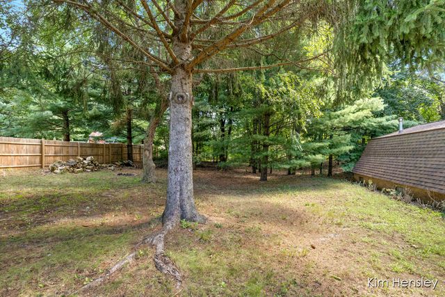 1085 4 Mile Road, Grand Rapids, MI 49525