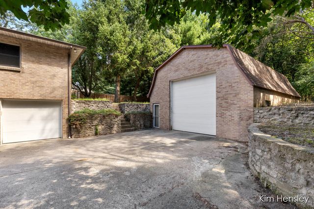 1085 4 Mile Road, Grand Rapids, MI 49525