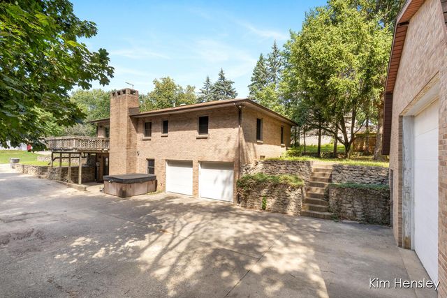1085 4 Mile Road, Grand Rapids, MI 49525