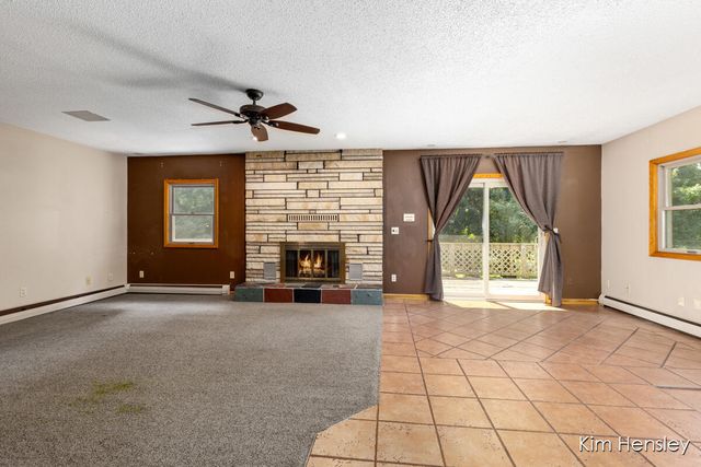 1085 4 Mile Road, Grand Rapids, MI 49525