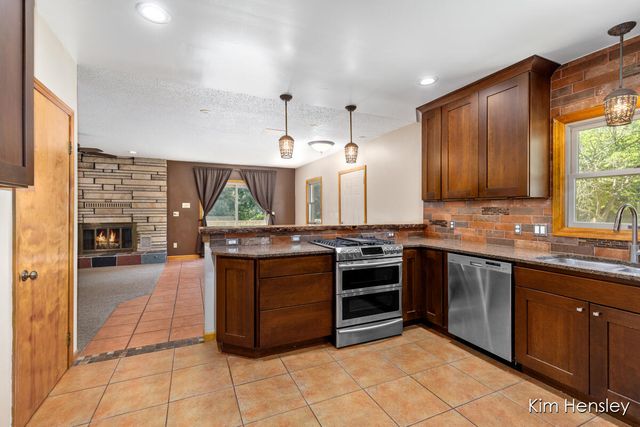 1085 4 Mile Road, Grand Rapids, MI 49525