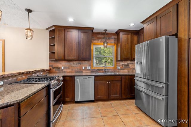 1085 4 Mile Road, Grand Rapids, MI 49525