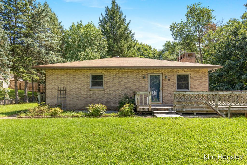 1085 4 Mile Road, Grand Rapids, MI 49525