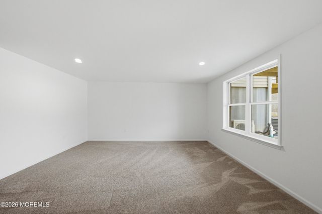 14 Remington Court, Farmingdale, NJ 07727