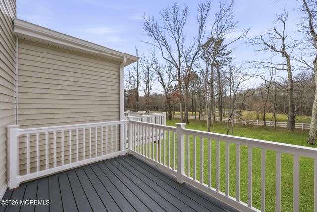 14 Remington Court, Farmingdale, NJ 07727