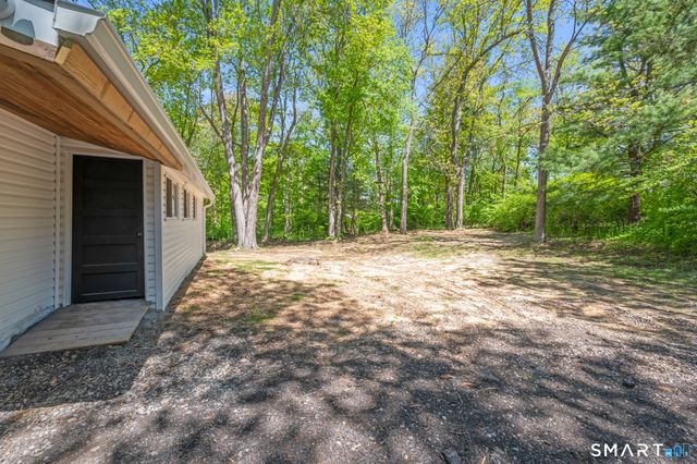 63 Savarese Lane, Burlington, CT 06013