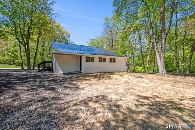 63 Savarese Lane, Burlington, CT 06013