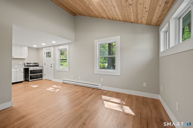 63 Savarese Lane, Burlington, CT 06013