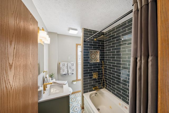 1905 Clifton Avenue, Columbus, OH 43219