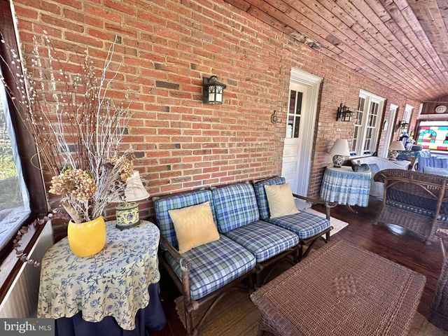 1700 N STAFFORD ST, Arlington, VA 22207