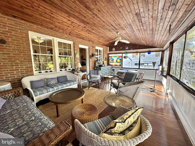 1700 N STAFFORD ST, Arlington, VA 22207