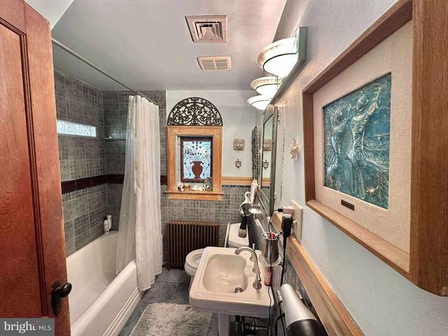 1700 N STAFFORD ST, Arlington, VA 22207