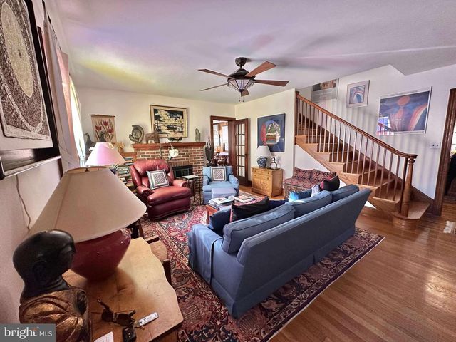 1700 N STAFFORD ST, Arlington, VA 22207