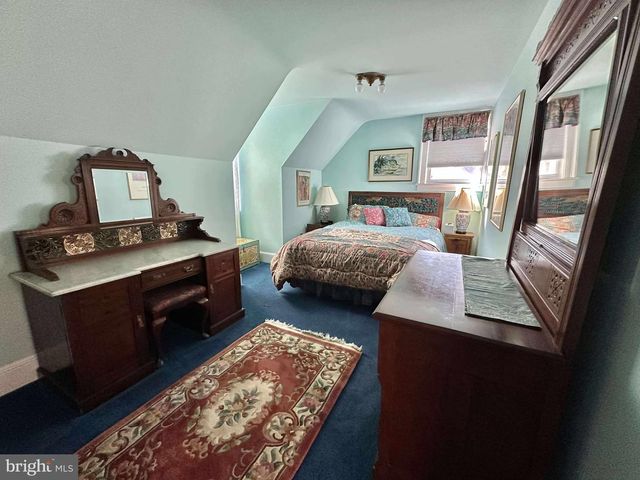 1700 N STAFFORD ST, Arlington, VA 22207