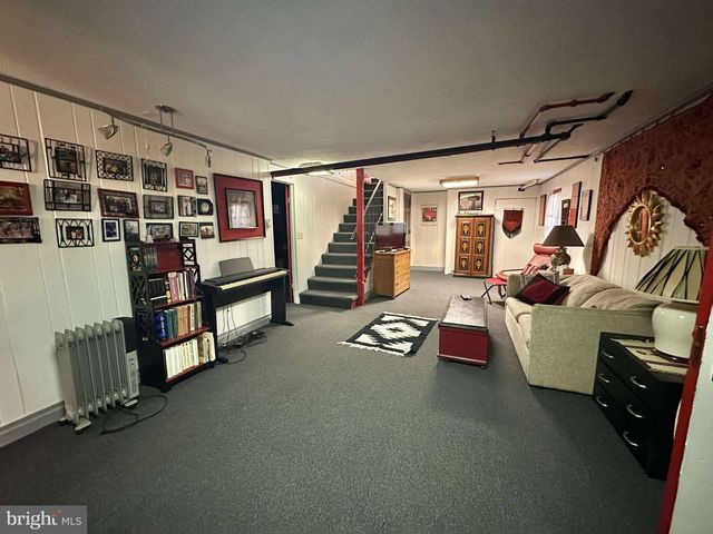 1700 N STAFFORD ST, Arlington, VA 22207