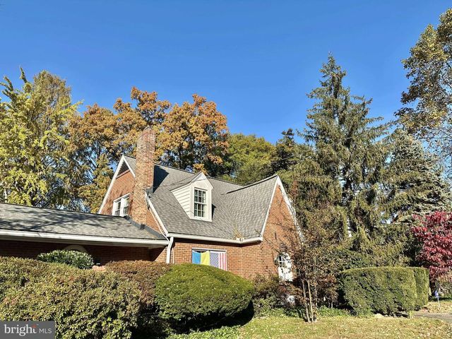 1700 N STAFFORD ST, Arlington, VA 22207