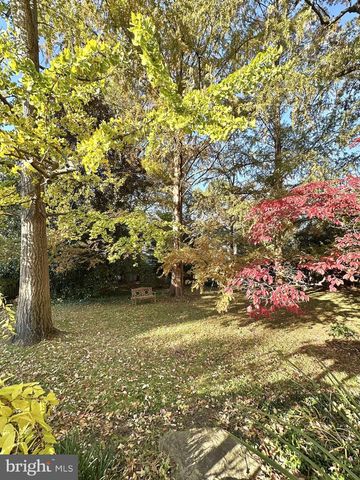 1700 N STAFFORD ST, Arlington, VA 22207