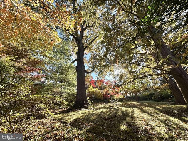 1700 N STAFFORD ST, Arlington, VA 22207