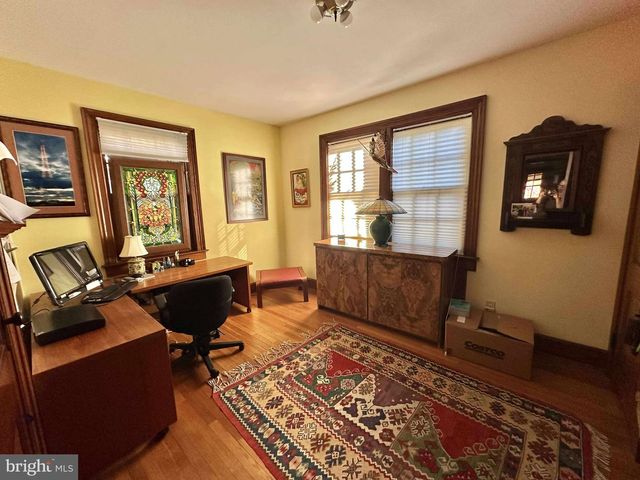 1700 N STAFFORD ST, Arlington, VA 22207