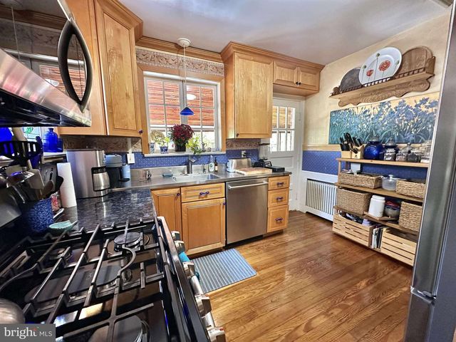 1700 N STAFFORD ST, Arlington, VA 22207