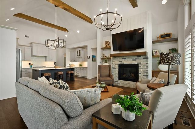 3045 NW Thoreau Lane, Lee's Summit, MO 64081