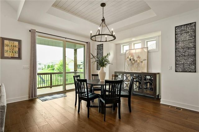 3045 NW Thoreau Lane, Lee's Summit, MO 64081
