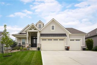 3045 NW Thoreau Lane, Lee's Summit, MO 64081
