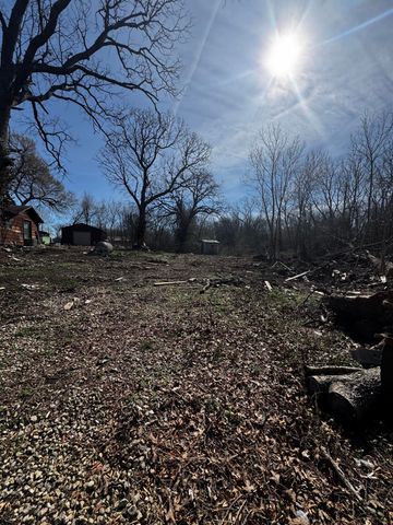 404 E Evergreen Street, Springfield, MO 65803