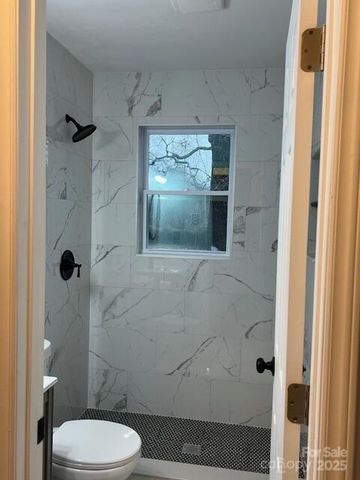 345 Fannie Circle, Charlotte, NC 28205