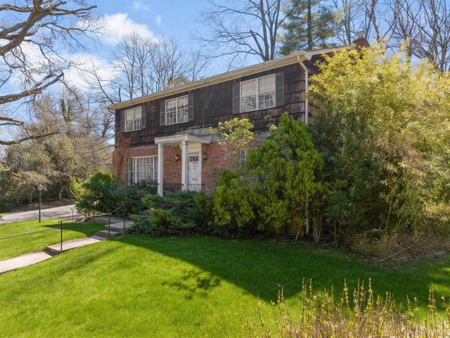 240 Shoreward Drive, Great Neck, NY 11021