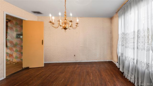 240 Shoreward Drive, Great Neck, NY 11021
