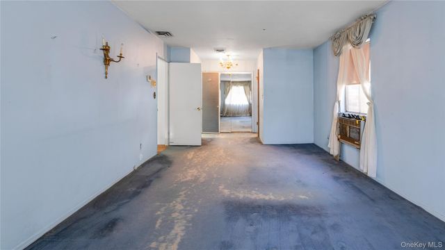 240 Shoreward Drive, Great Neck, NY 11021