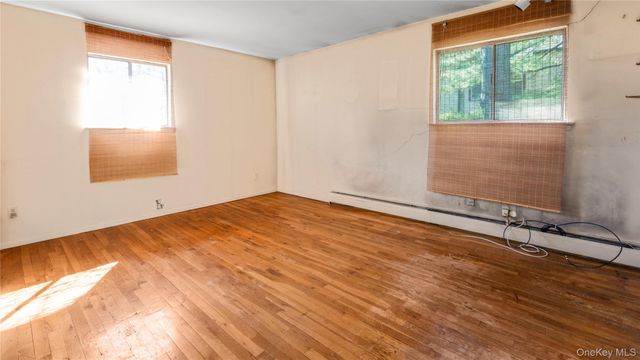 240 Shoreward Drive, Great Neck, NY 11021