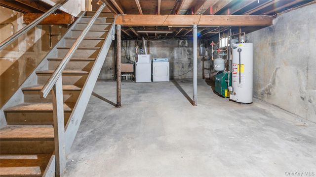 240 Shoreward Drive, Great Neck, NY 11021