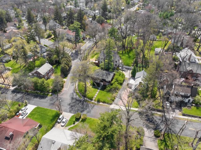 240 Shoreward Drive, Great Neck, NY 11021