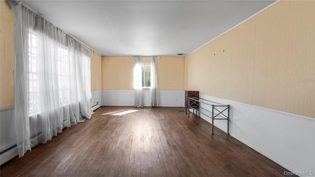 240 Shoreward Drive, Great Neck, NY 11021