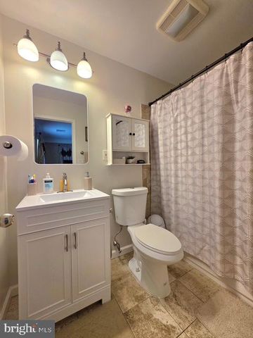 7 BOXWOOD LN, Willingboro, NJ 08046