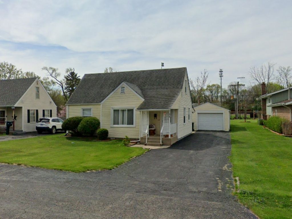 210 E 4th Avenue, New Lenox, IL 60451 — exterior