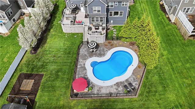 52 Copper Beech Run, Perinton, NY 14450