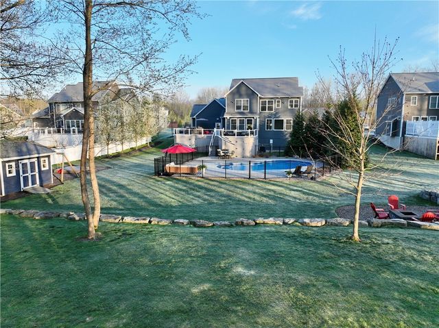 52 Copper Beech Run, Perinton, NY 14450