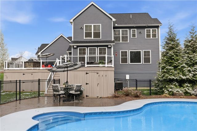 52 Copper Beech Run, Perinton, NY 14450