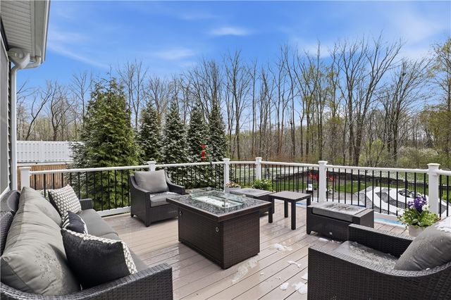 52 Copper Beech Run, Perinton, NY 14450